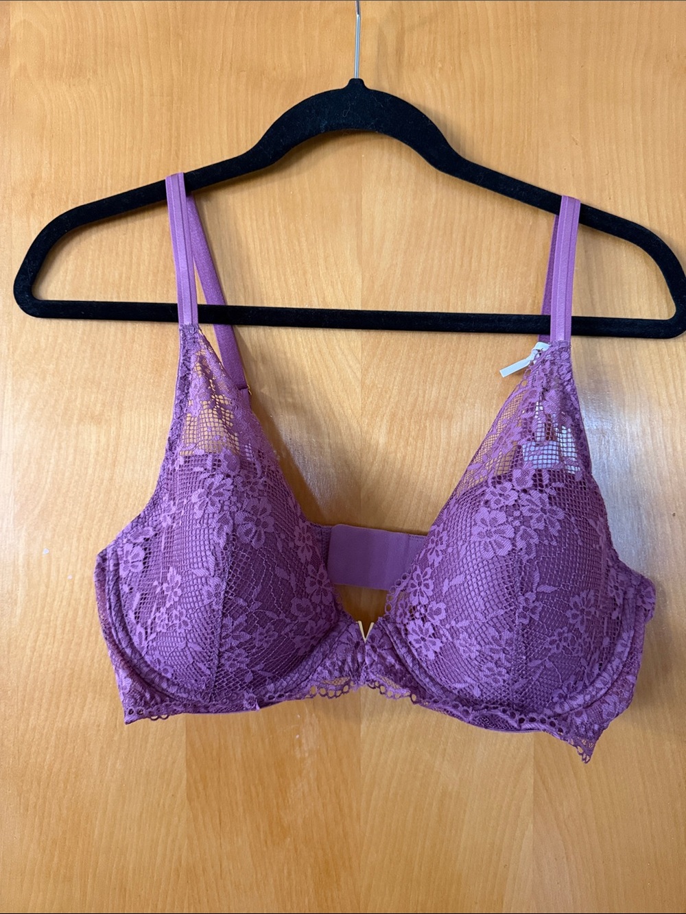 Victoria’s Secret freedom cloud lace plunge bra 36d